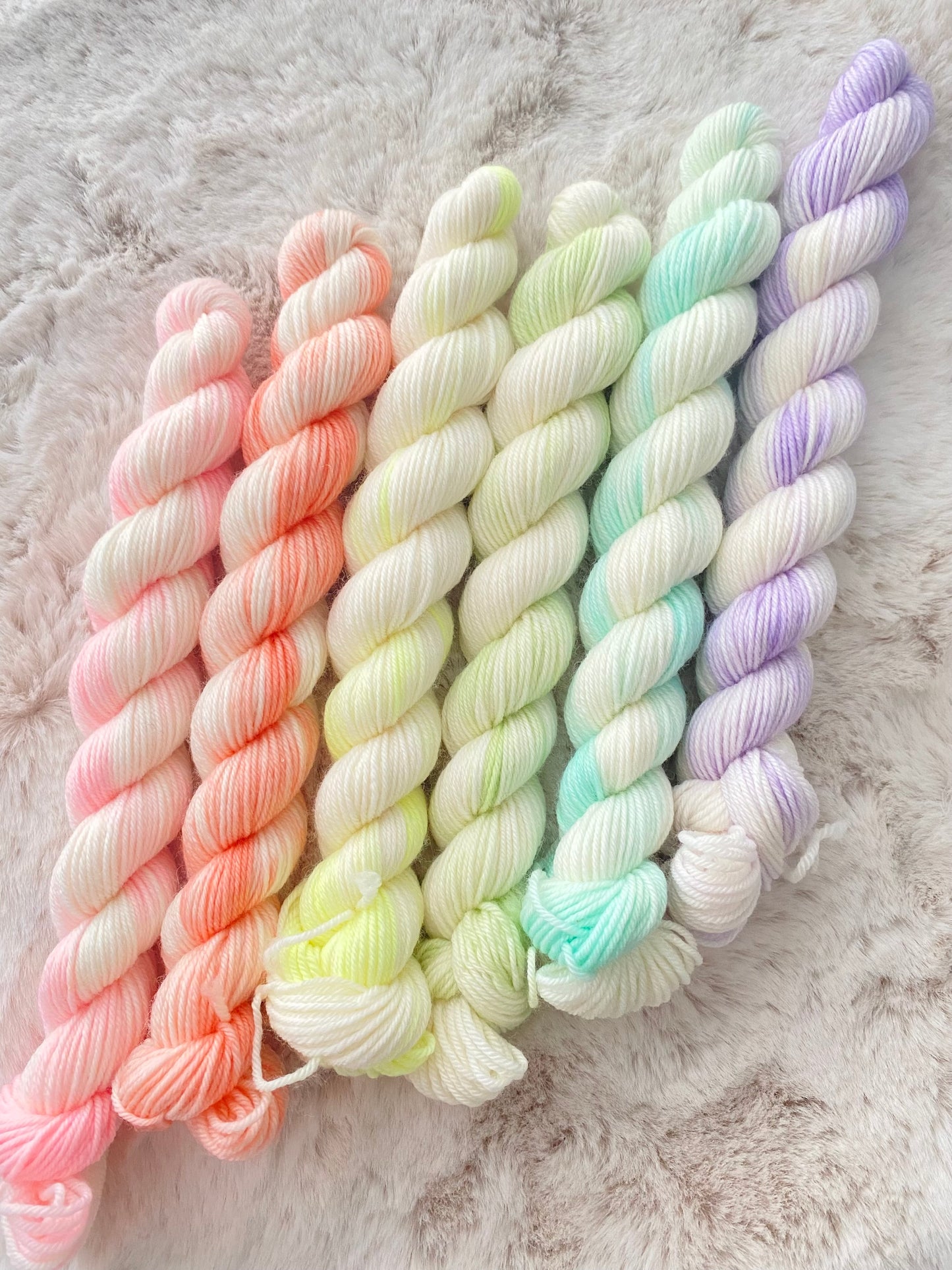 PASTEL-BOW