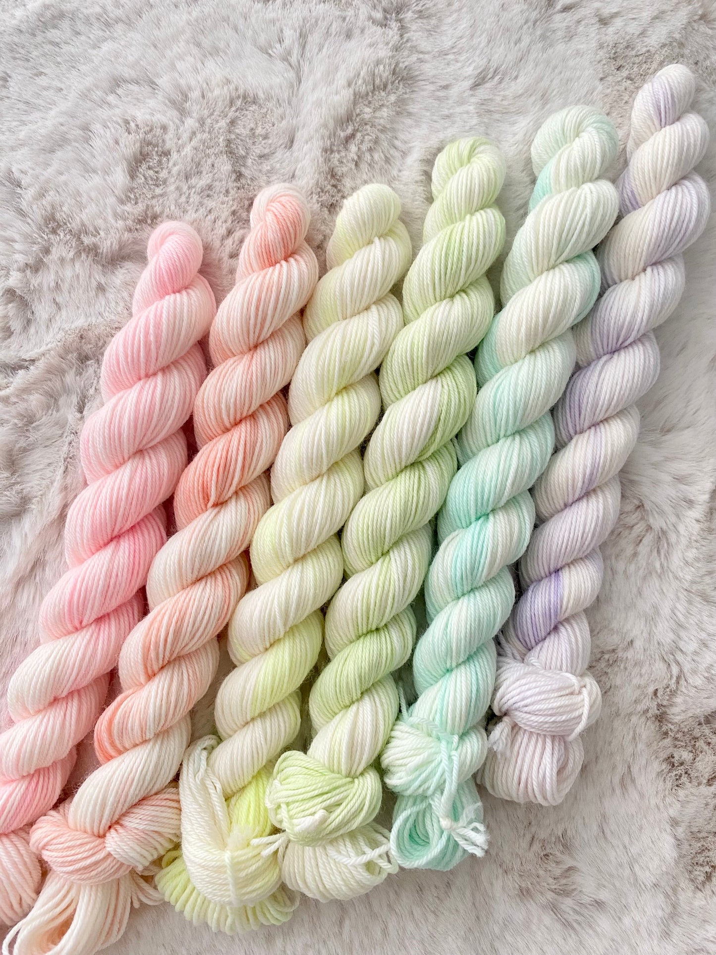 PASTEL-BOW